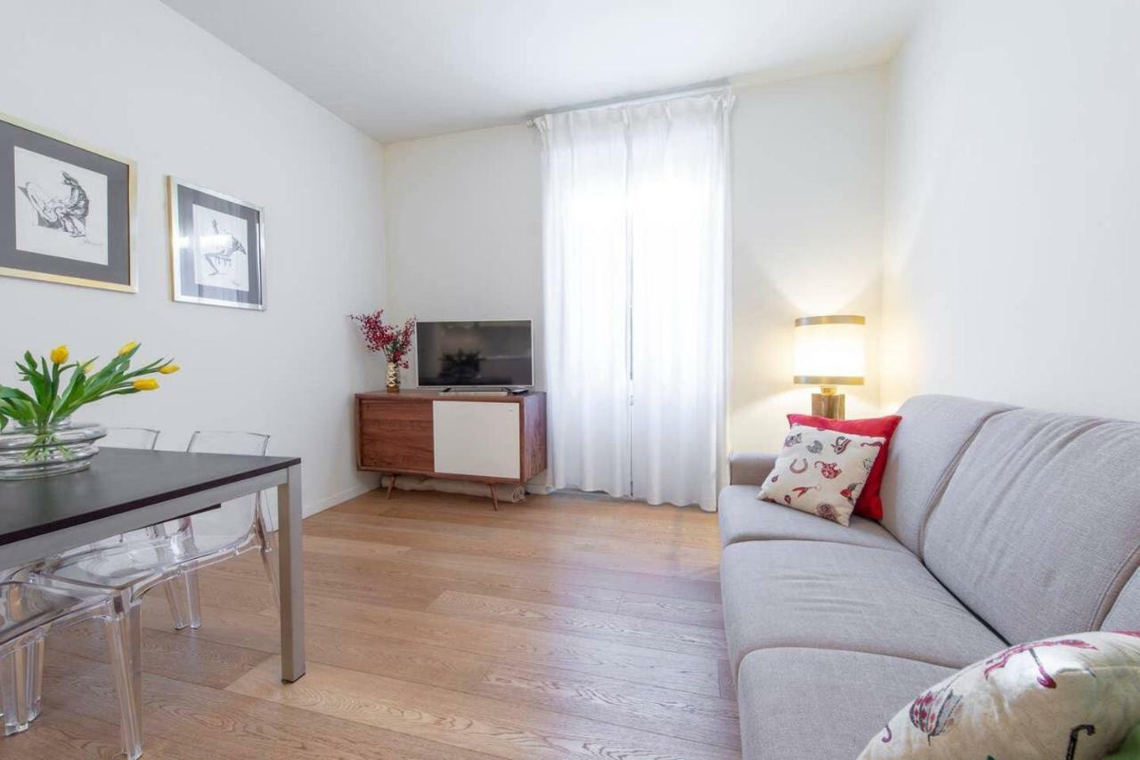 Joivy 1br In Isola With Stunning View To Bosco Verticale Mailand